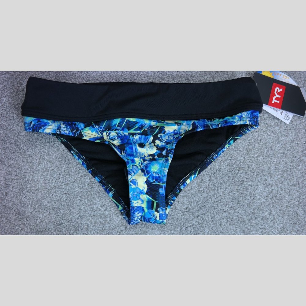 TYR Size XS 0/2 Print UPF 50 Body Sculptor Bikini Petite fit - Picture 6 of 8